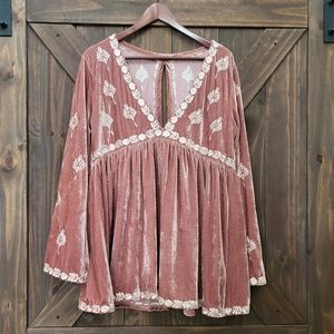 BOHO EMBROIDERED TOP